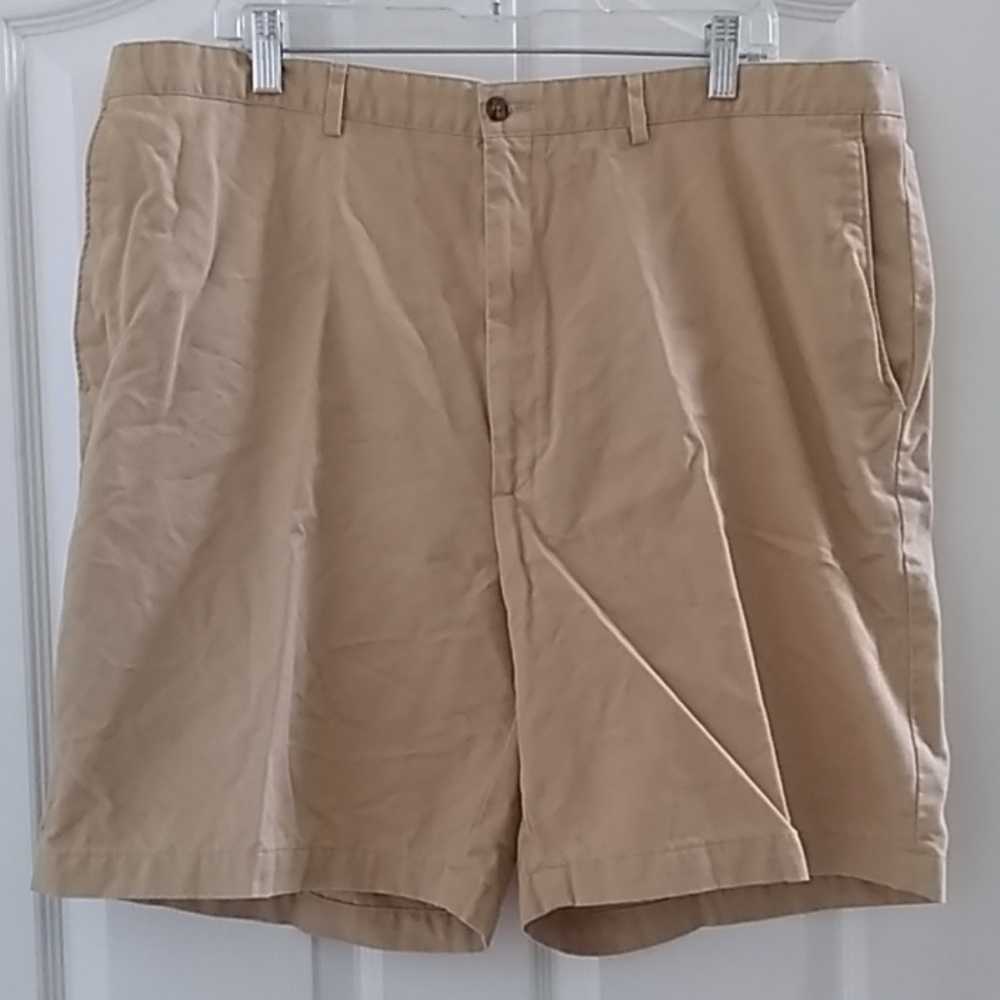 FINAL MARKDOWN Men's Haggar Flat Front Shorts (40)